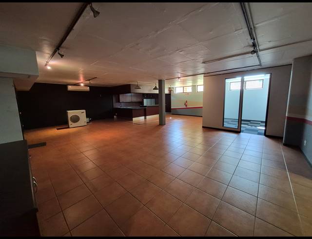 905M² OFFICE TO LET IN WOODMEAD